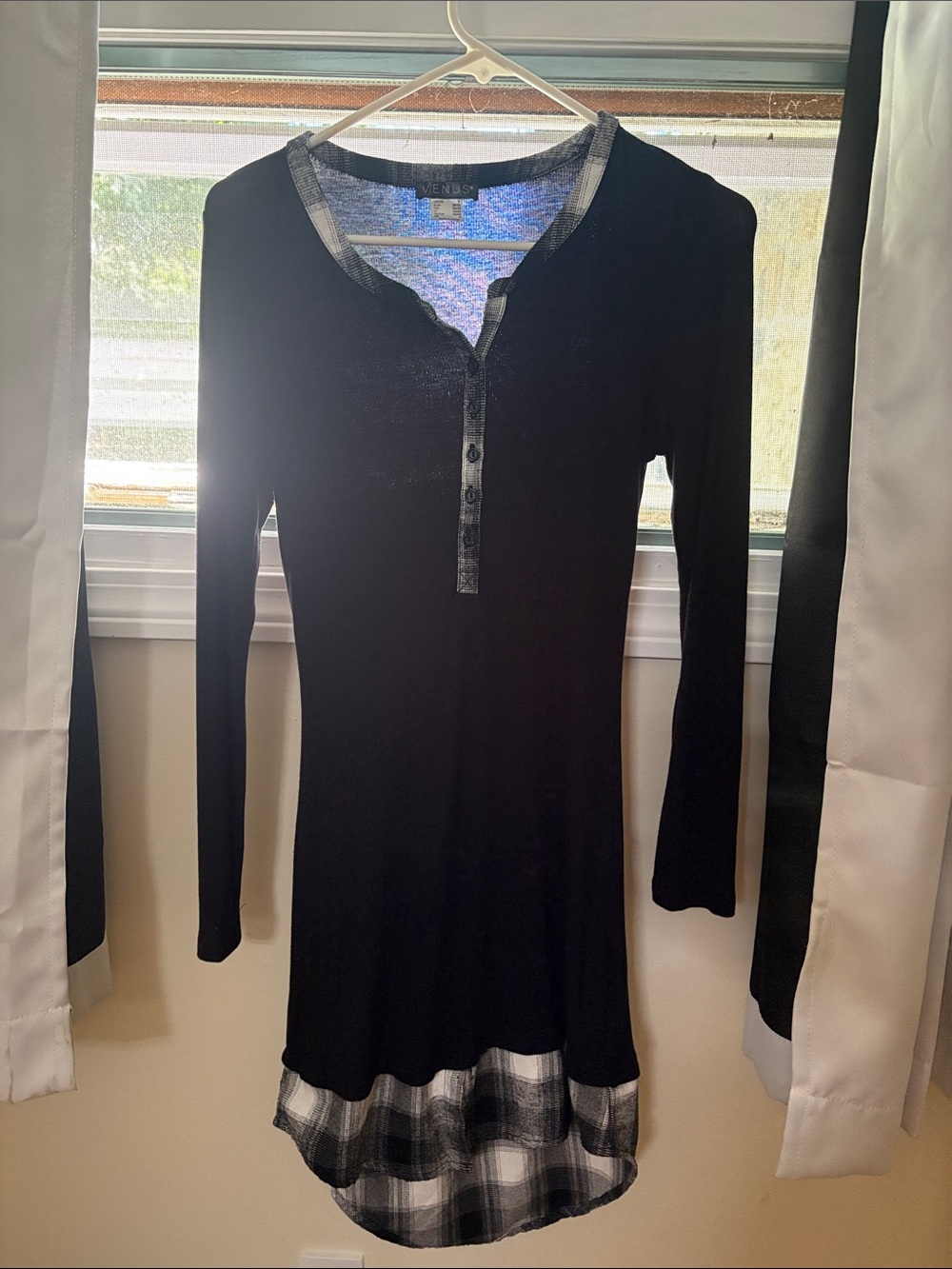 VENUS Black Long Sleeve Henley Dress with Gray Plaid Trim